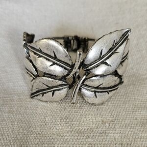 Silver Leaf Design Women's Bracelet